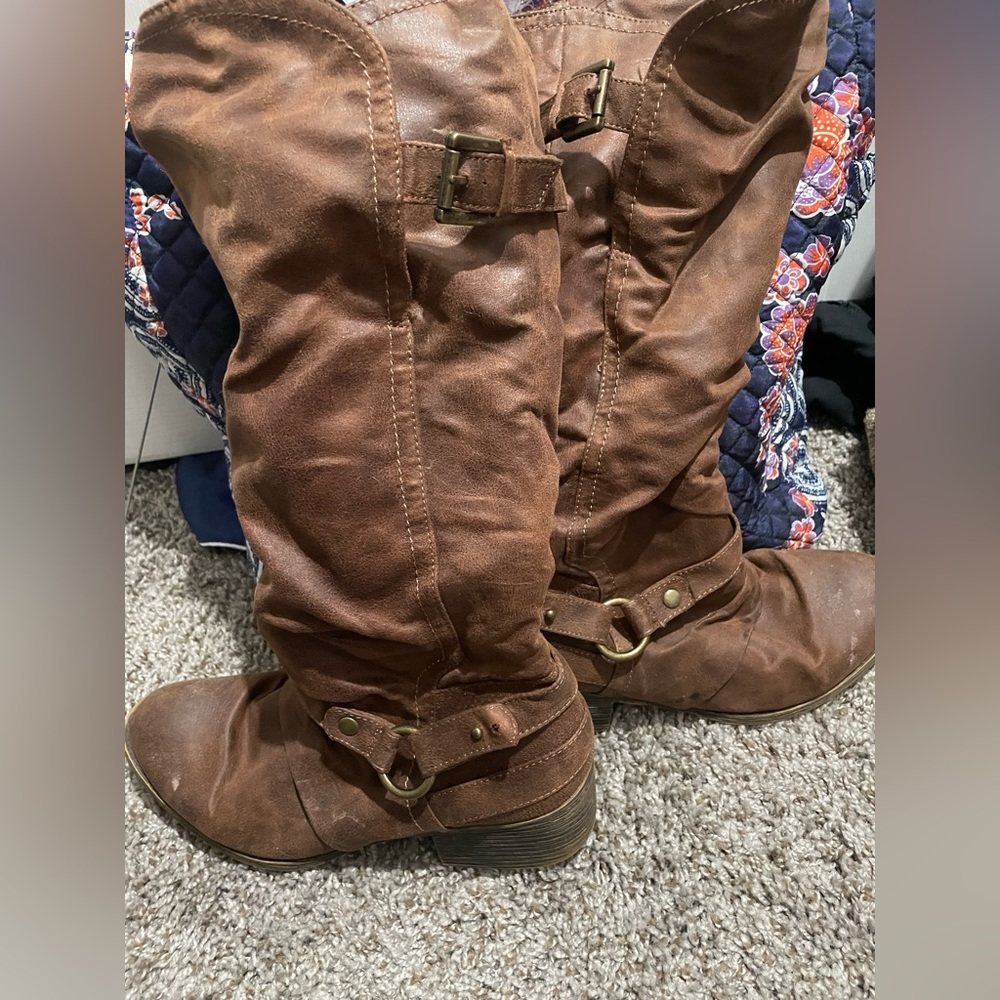 Brown boots size 9